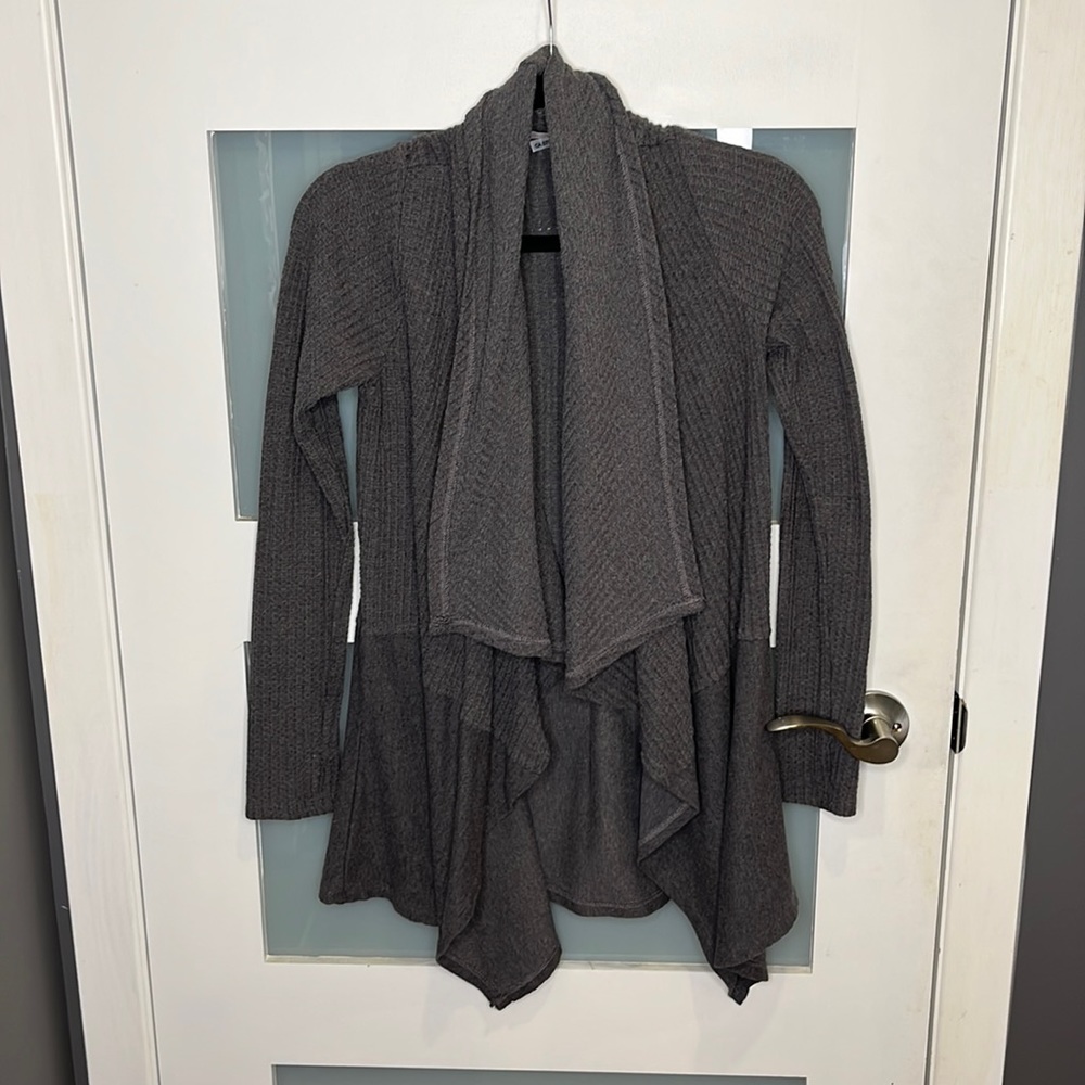 Beautiful waffle knit, gray cardigan size med